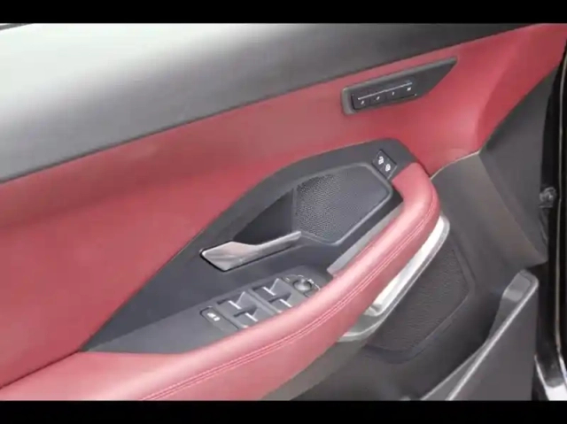 Jaguar E-Pace p300e phev 309ch r-dynamic s — photo 23
