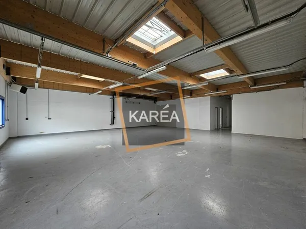 Local industriel 608 m²