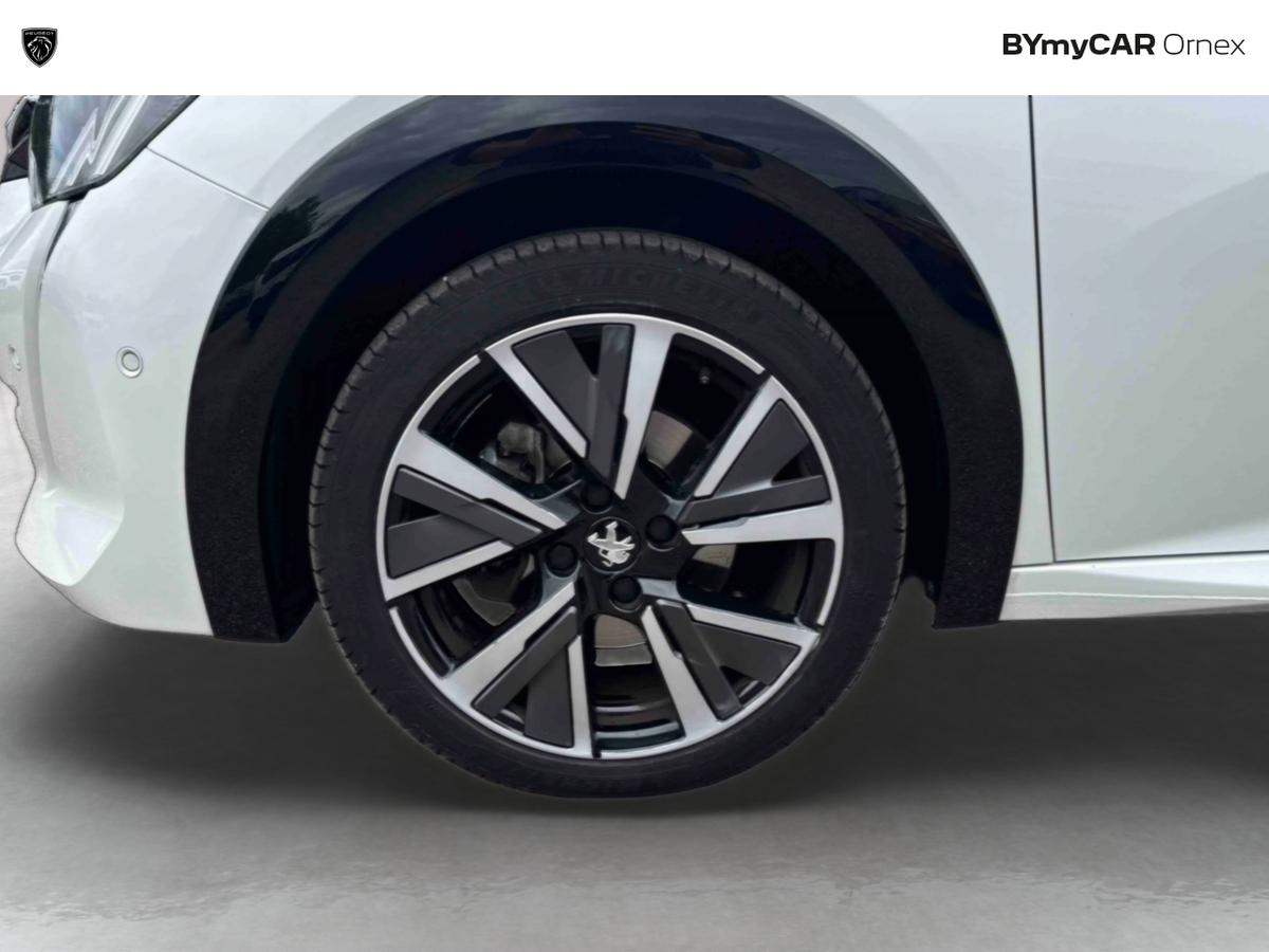 Peugeot 208 PureTech 100 S&amp;S EAT8 — photo 14