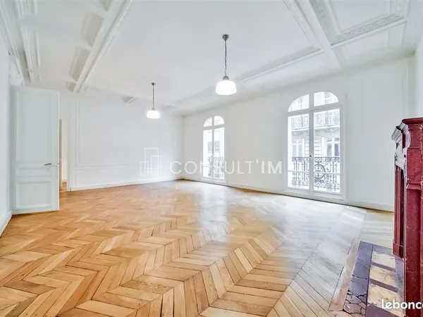 322 m² Rue de Penthièvre M° Miromesnil