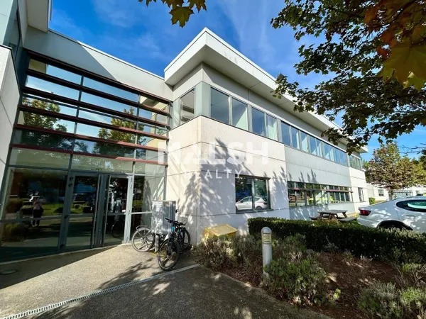 Bureau 393 m²