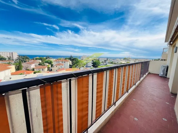 F2 DERNIER ETAGE NICE OUEST