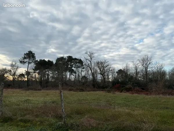 Terrain 549 m² Arbanats