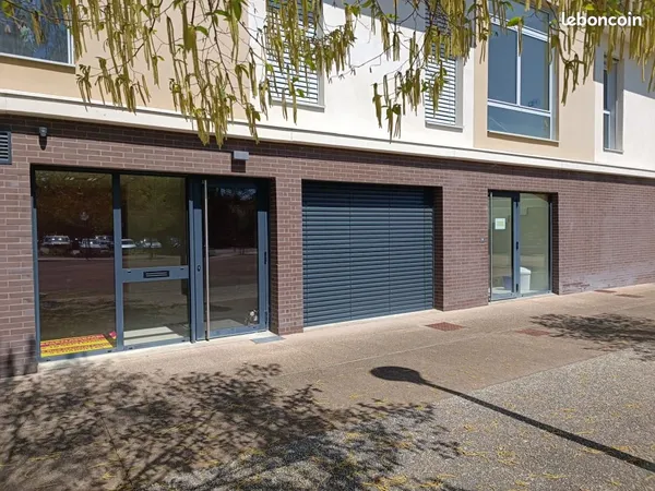 Local commercial 61 m²