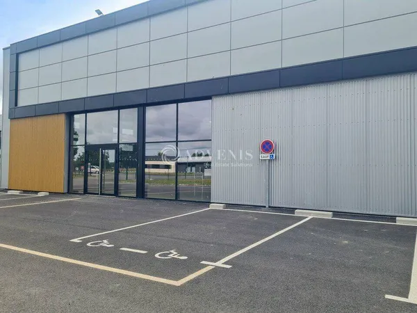 Local commercial 1050 m²