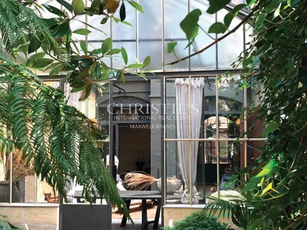 VENTE CONFIDENTIELLE : BORDEAUX Centre : Appartement avec verrière et jardin