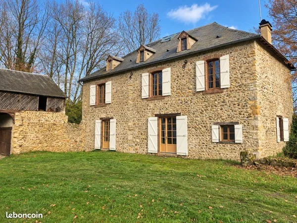 Moulin de caractère de 1849 - 223 m² et 3 granges en pierre