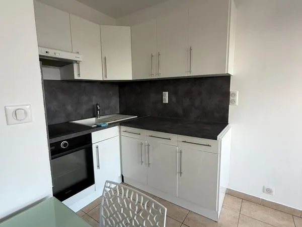 Appartement type 2 à Gaillard (cours de la république : en face de la mairie)