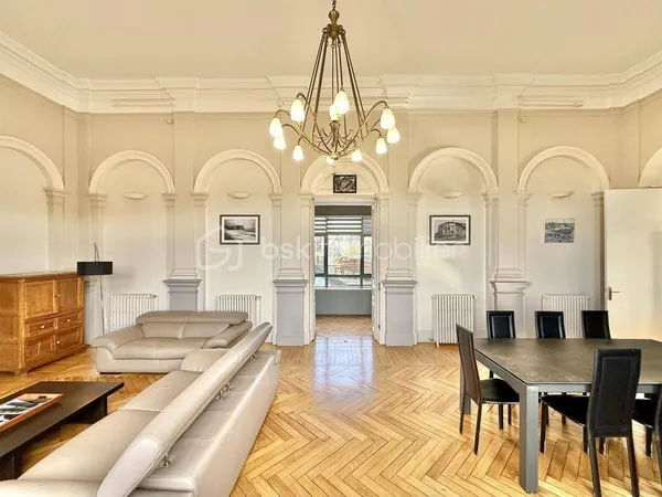 Appartement 8 pièces 379 m²