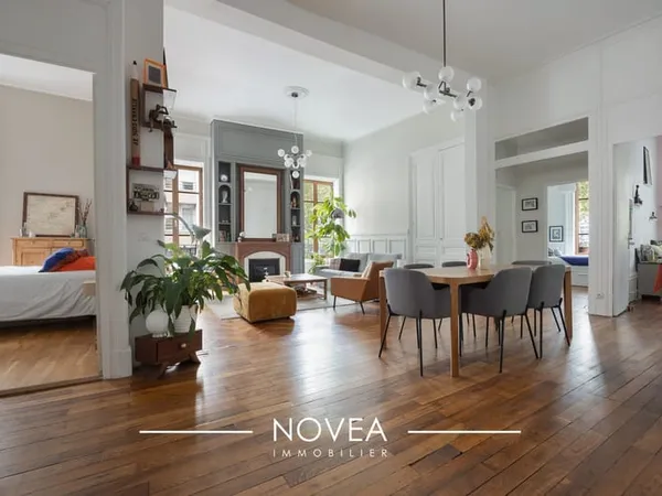 Magnifique T5 familial 126 m2 - Quai de Saone