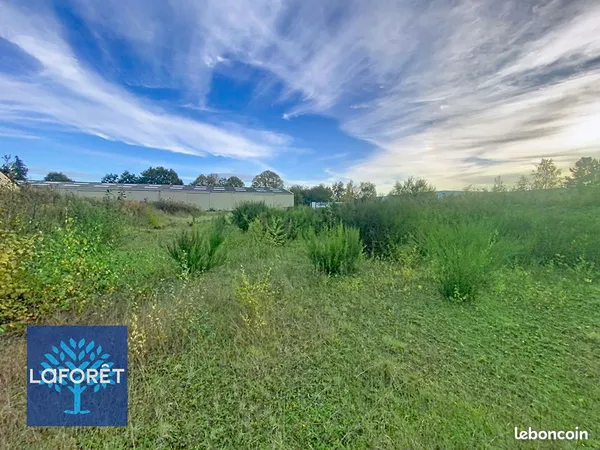 Terrain 3800 m² FOUGERES