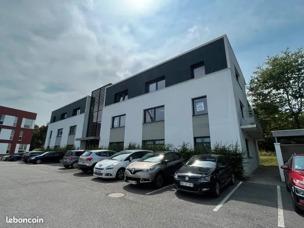 BUREAUX 192 m² CHARTRES DE BRETAGNE