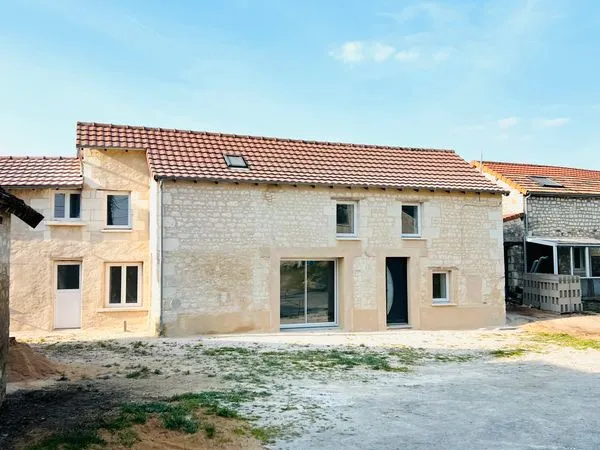 Maison à vendre Dange St Romain
