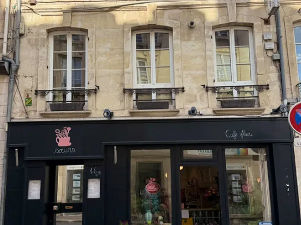 LOCAL COMMERCIAL 180 M²
