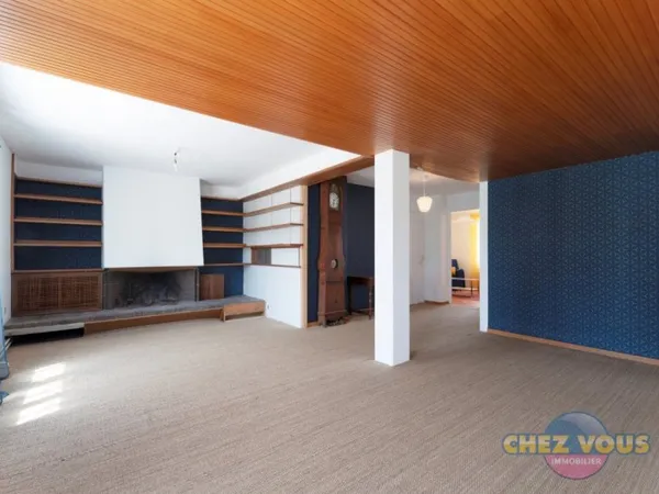 Maison 8 pièces 319 m²