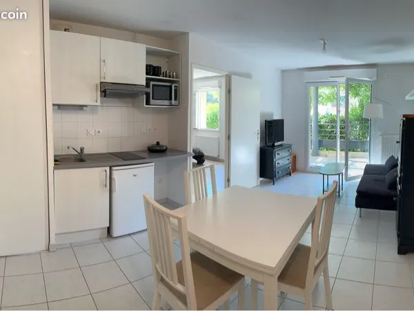 Joli Appartement T2 avec terrasse et place de parking