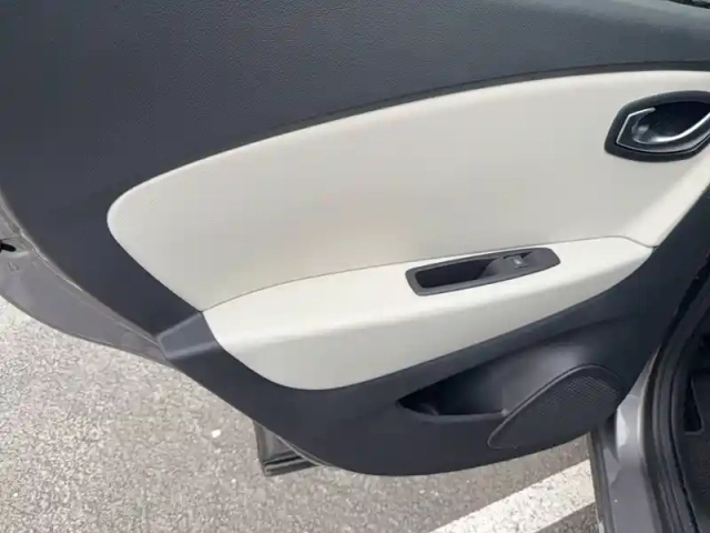 Renault Captur tce 150 fap edc — photo 22