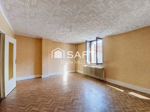 Ensemble immobilier à rénover - 128 m² à exploiter
