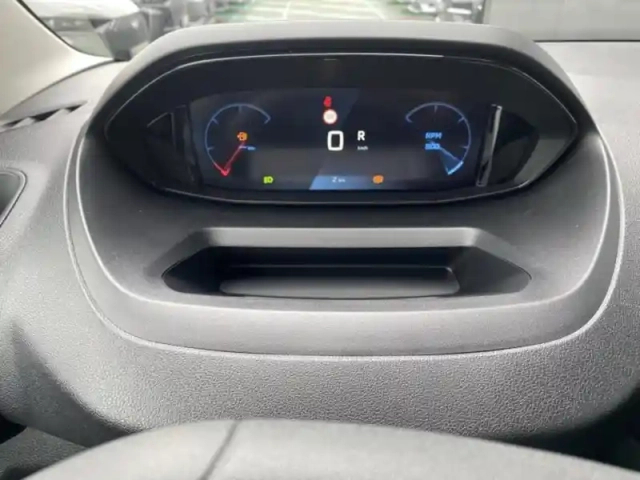 Peugeot Partner m diesel 130ch automatique pack premium connect — photo 12