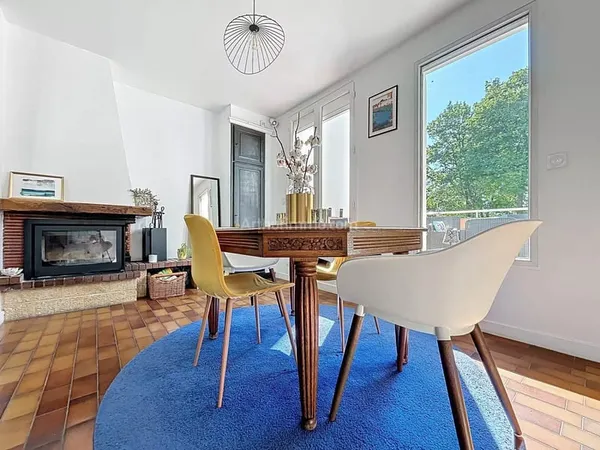 Maison familiale avec terrasse et double garage - Secteur Saint-Rémi