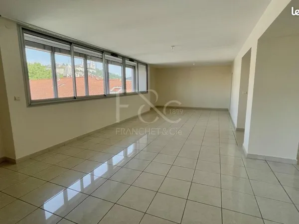 Appartement 4 pièces 164 m²