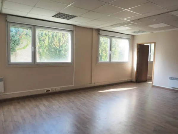Local 545 m²