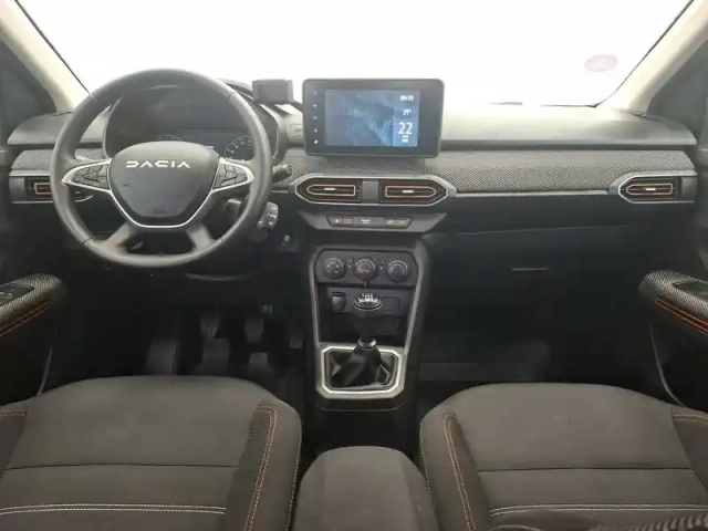 Dacia Sandero eco-g 100 — photo 11