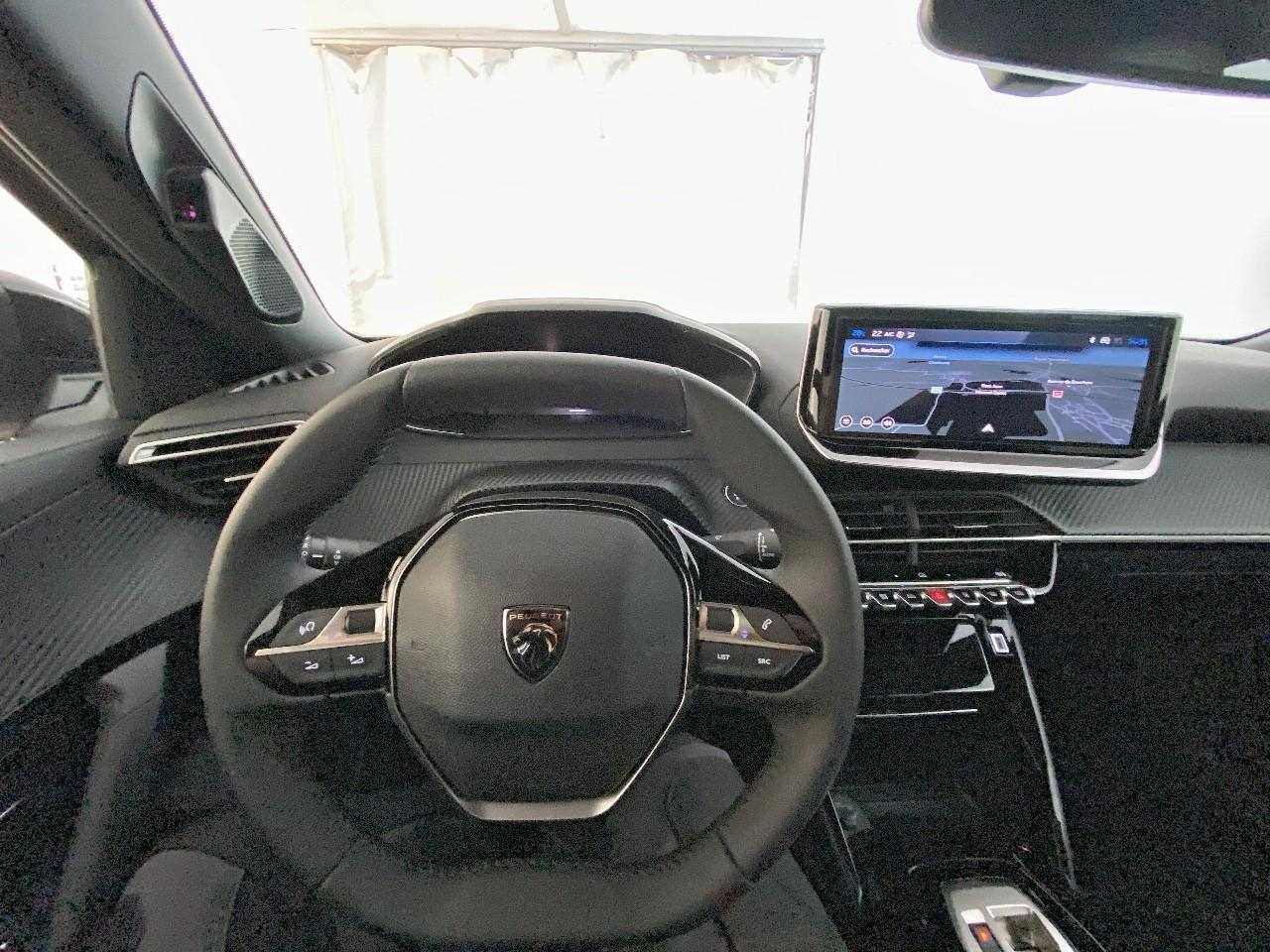 Peugeot 2008 hybrid 145 ch e-dcs6 allure — photo 12