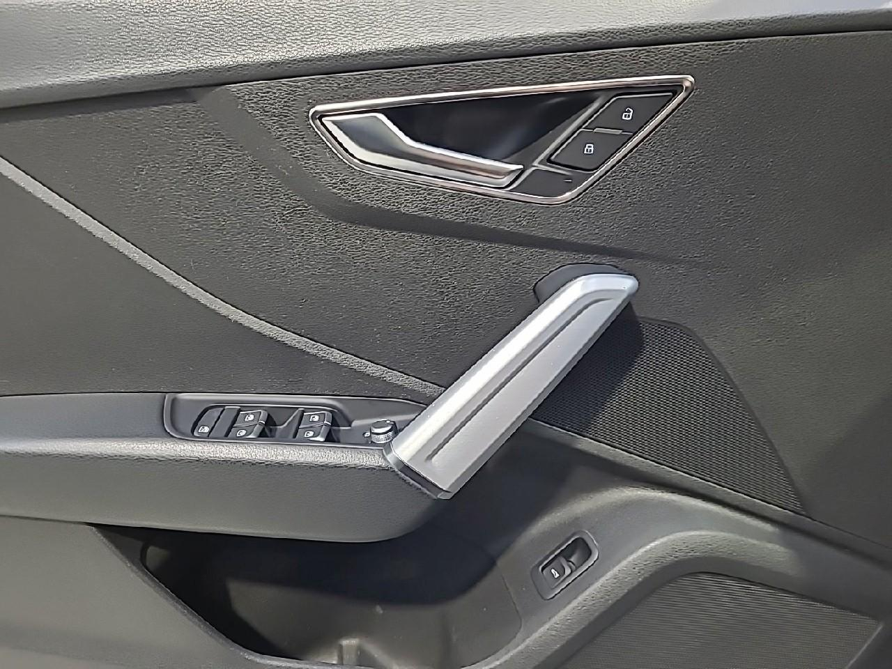 Audi Q2 35 tfsi cod 150 s tronic 7 sport — photo 26