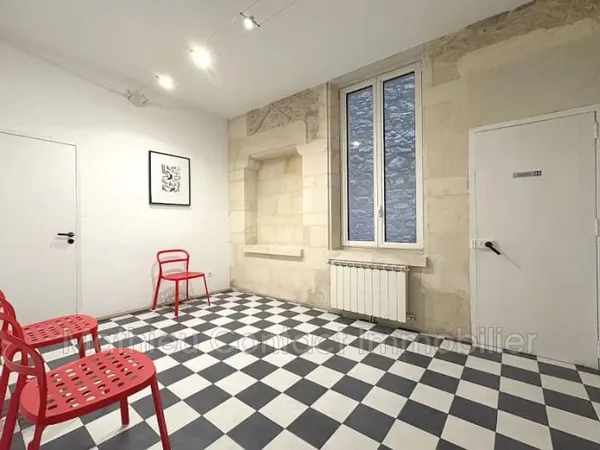 Local 4 pièces 53 m²