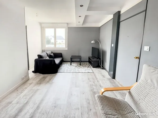 Appartement 5 pièces 12 m²