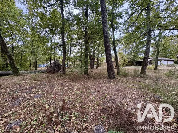 Terrain 741 m²