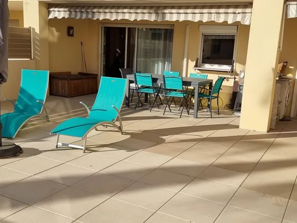 T2 43 m² et très grande terrasse