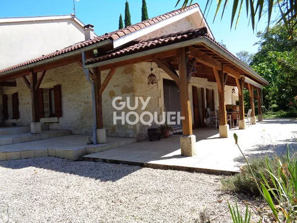 Maison d'exception avec piscine, dépendances et jardin