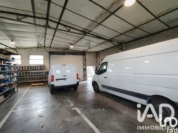 Local commercial 1 pièce 162 m²