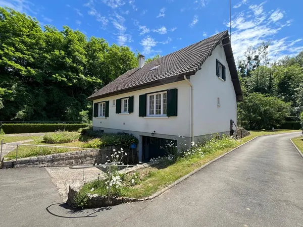 Maison à Noyon 6 pièce(s) 139m² - Sous-Sol et jardin