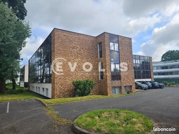 Bureaux 230 m²