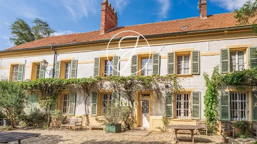 Château 15 pièces 447 m²
