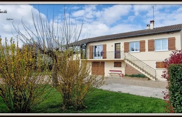 Maison à vendre 5 pièces SENNECE LES MACON (71)terrain clos 1600 m² piscine