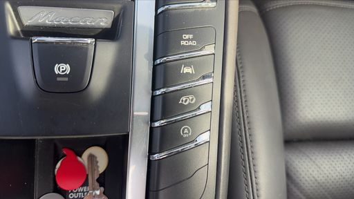 Porsche Macan 3.6 400 PDK - Turbo – 2017 – 126163 km – Essence – Boîte Automatique — photo 22
