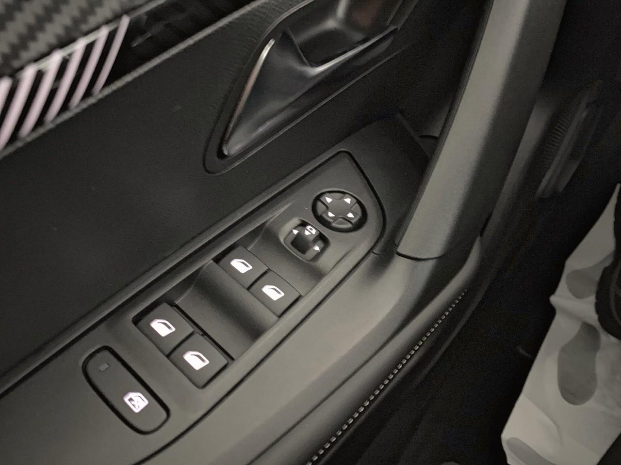 Peugeot 2008 hybrid 145 ch e-dcs6 allure — photo 20
