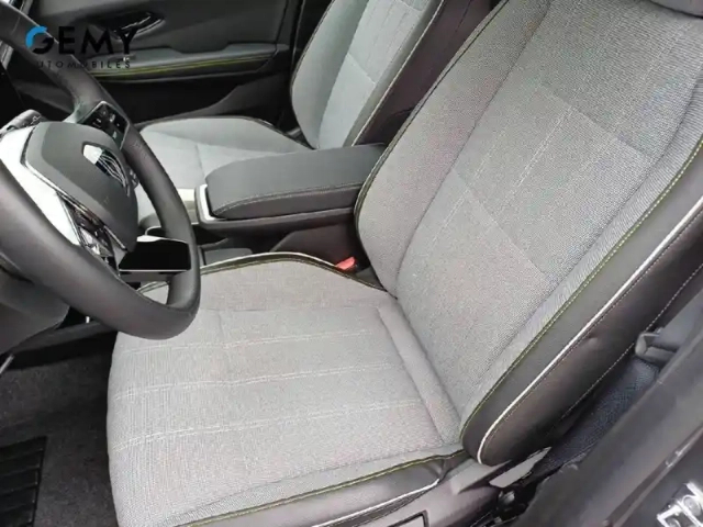 Renault Megane e-tech ev60 220 ch super charge — photo 9