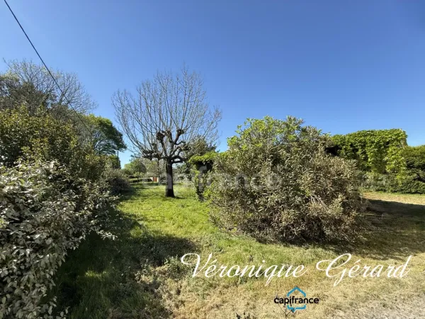 Terrain 823 m²