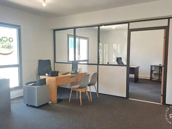 Local commercial 210 m²