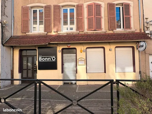 Local commercial 170 m²