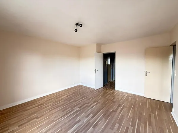 À 1h de paris, aux portes de chateau thierry, avec toutes commodités à pied