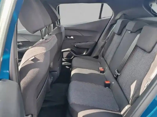 Peugeot 2008 electrique 50 kwh 136 ch — photo 12
