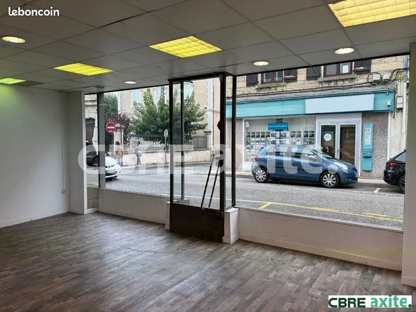 Local commercial 205 m² BOURGOIN-JALLIEU