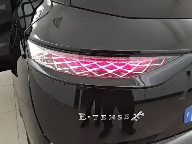 Ds Ds 7 ds7 crossback hybride e-tense 300 eat8 4x4 — photo 65
