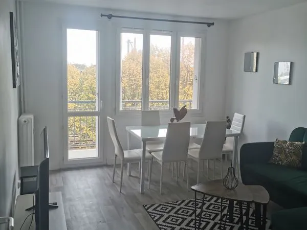 Grand T3 très lumineux avec chauffage collectif